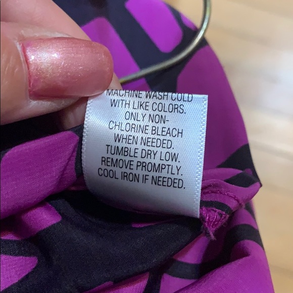 Dana Buchanan Black Purple Sleeveless Button Top 👠 - Picture 12 of 13
